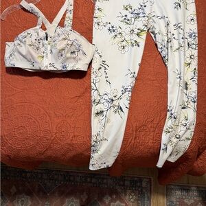 Victoria's Secret Leggings & matching sports bra